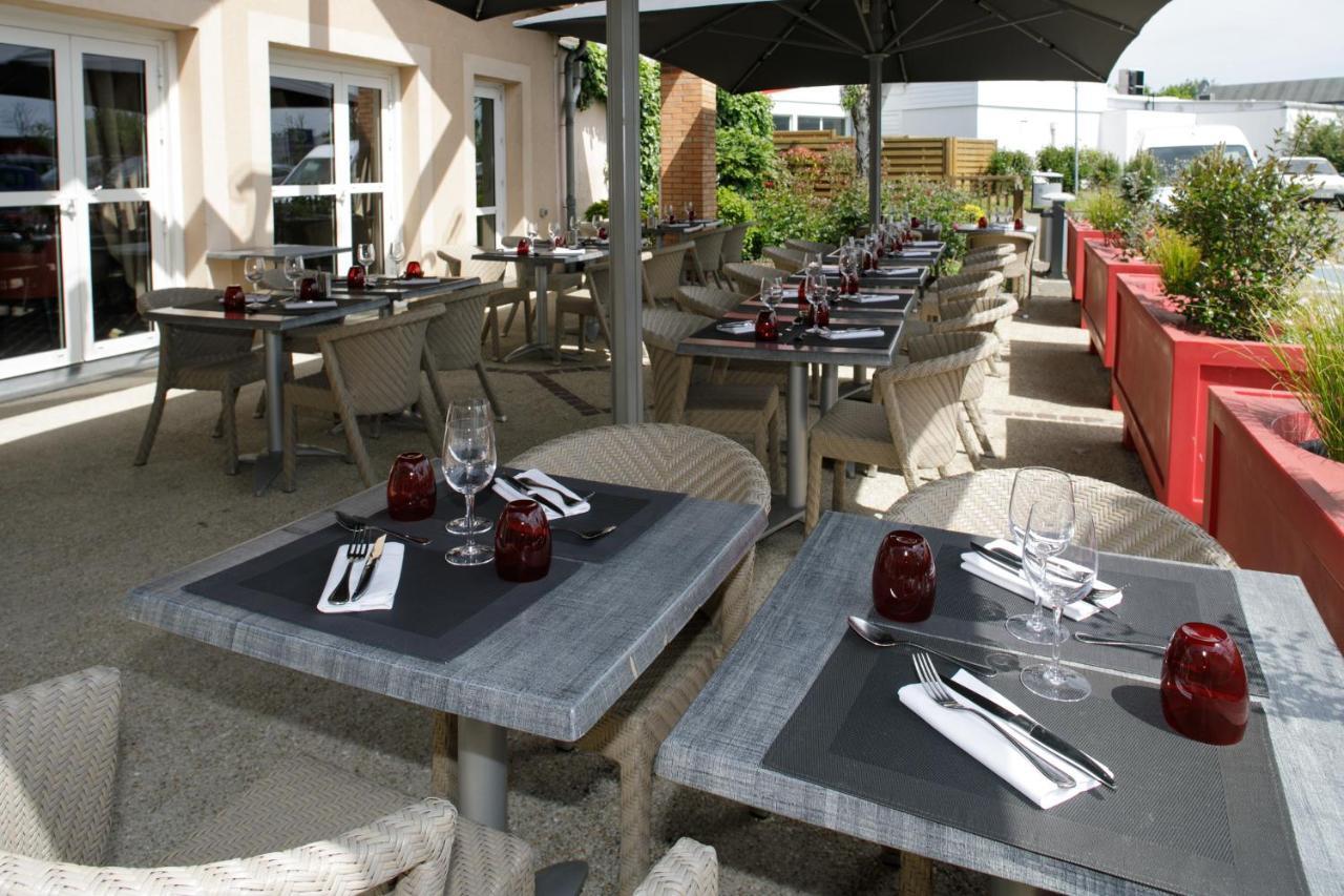 Logis Hotel L'Oree De Chartres - Barjouville Exteriör bild