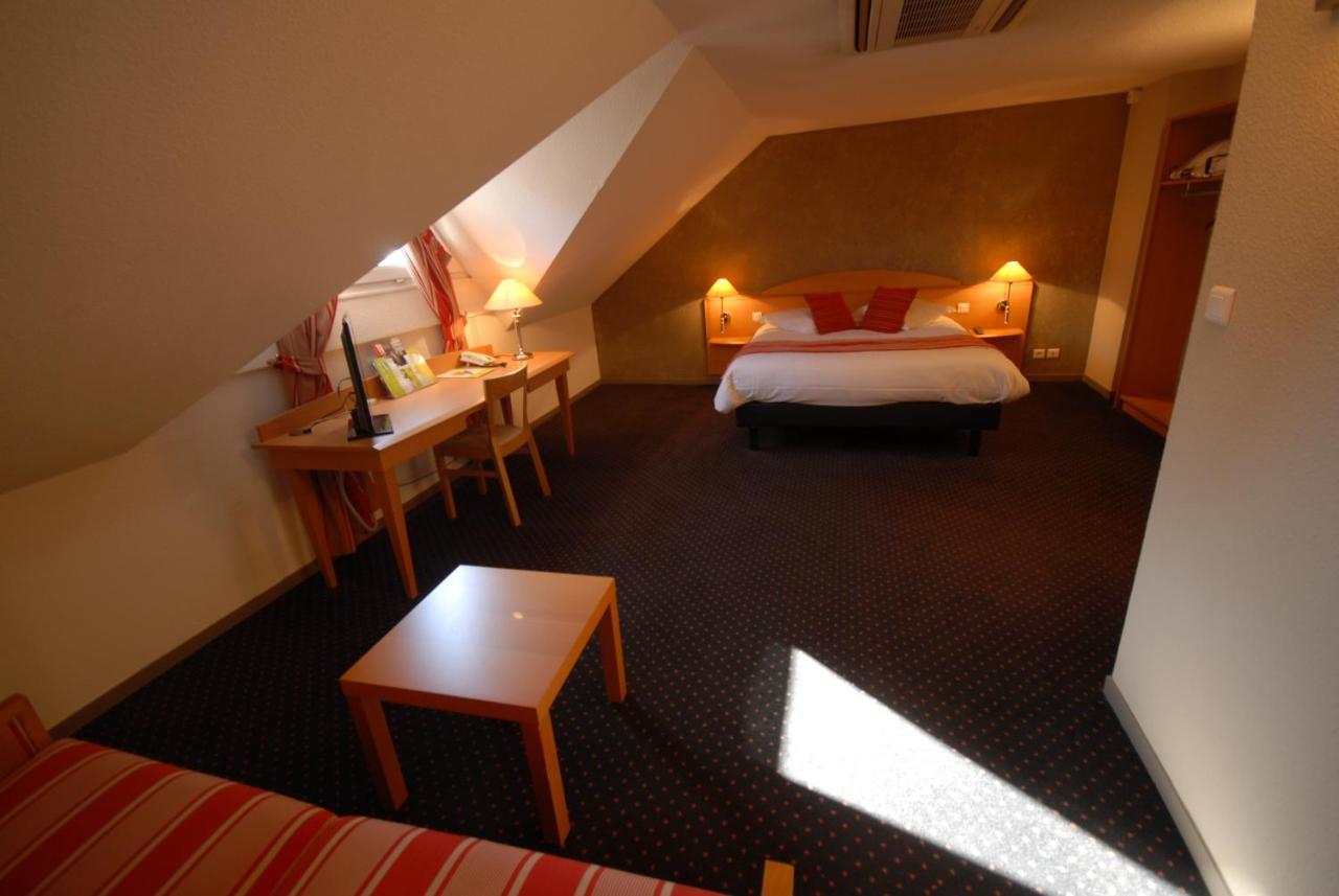 Logis Hotel L'Oree De Chartres - Barjouville Exteriör bild