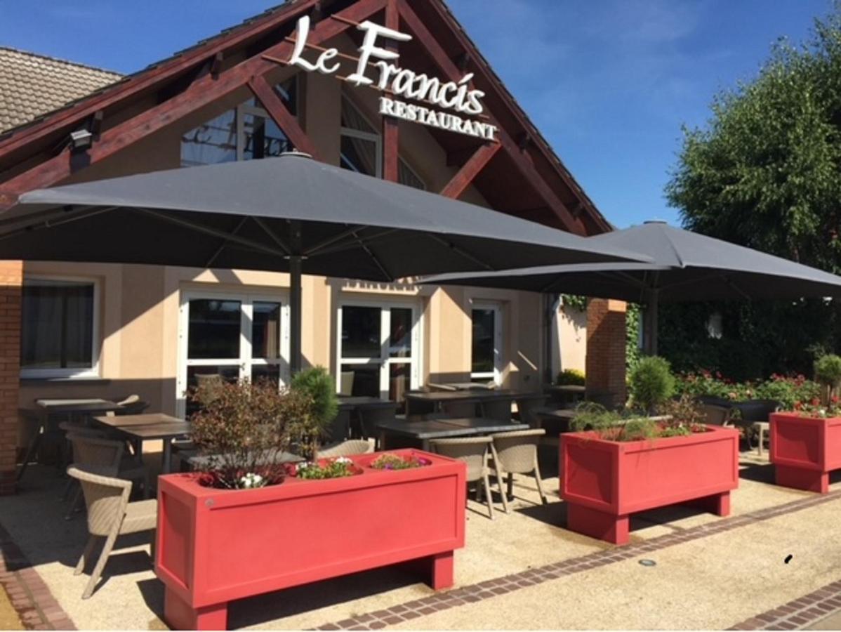 Logis Hotel L'Oree De Chartres - Barjouville Exteriör bild