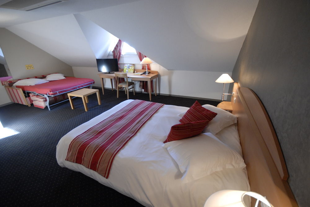 Logis Hotel L'Oree De Chartres - Barjouville Exteriör bild